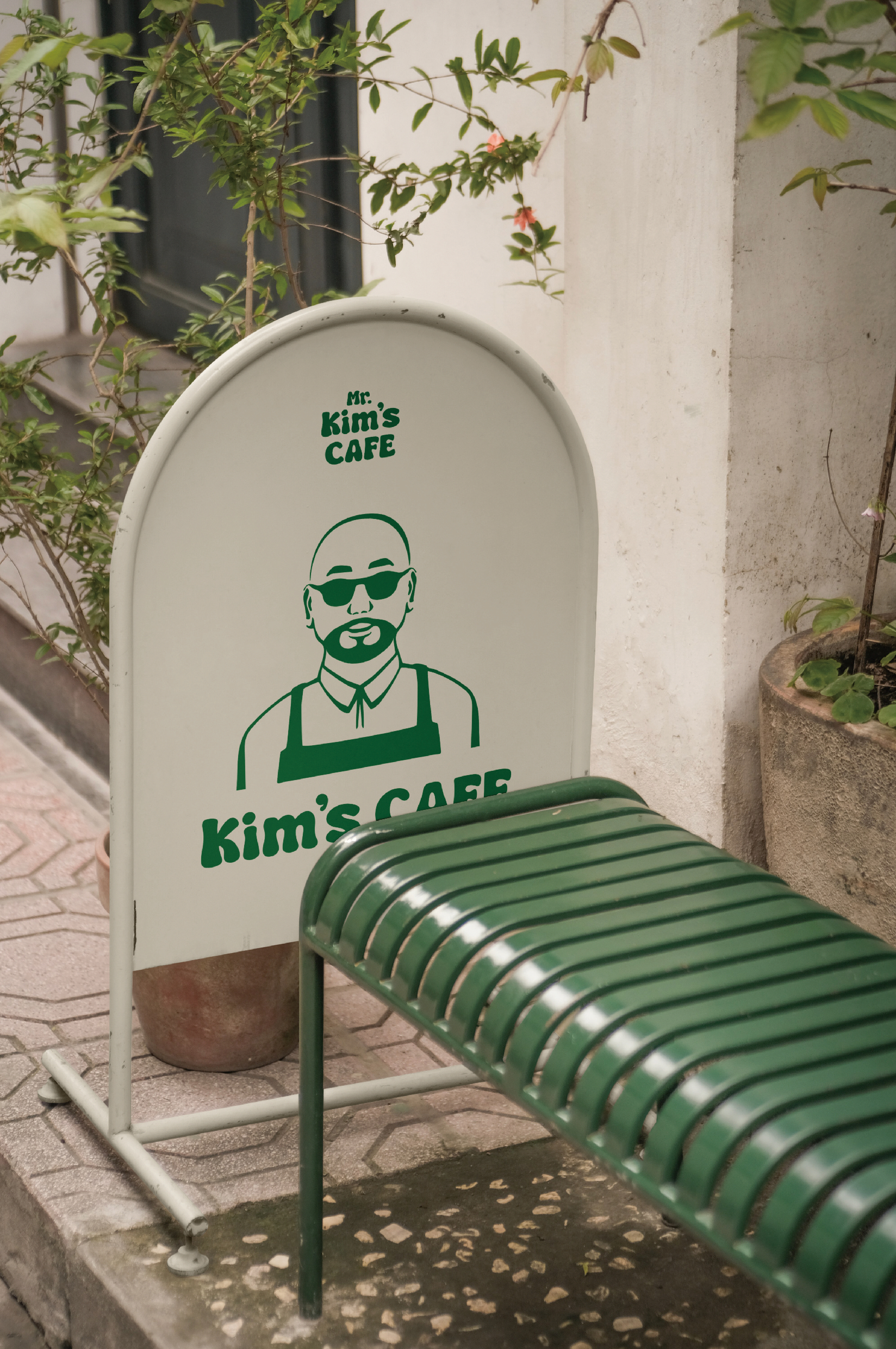 Kim's CAFE storefront